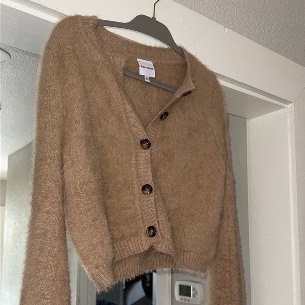 Skylar + Madison Brown Cropped Cardigan with Balloon Sleeves - Picture 3 of 4